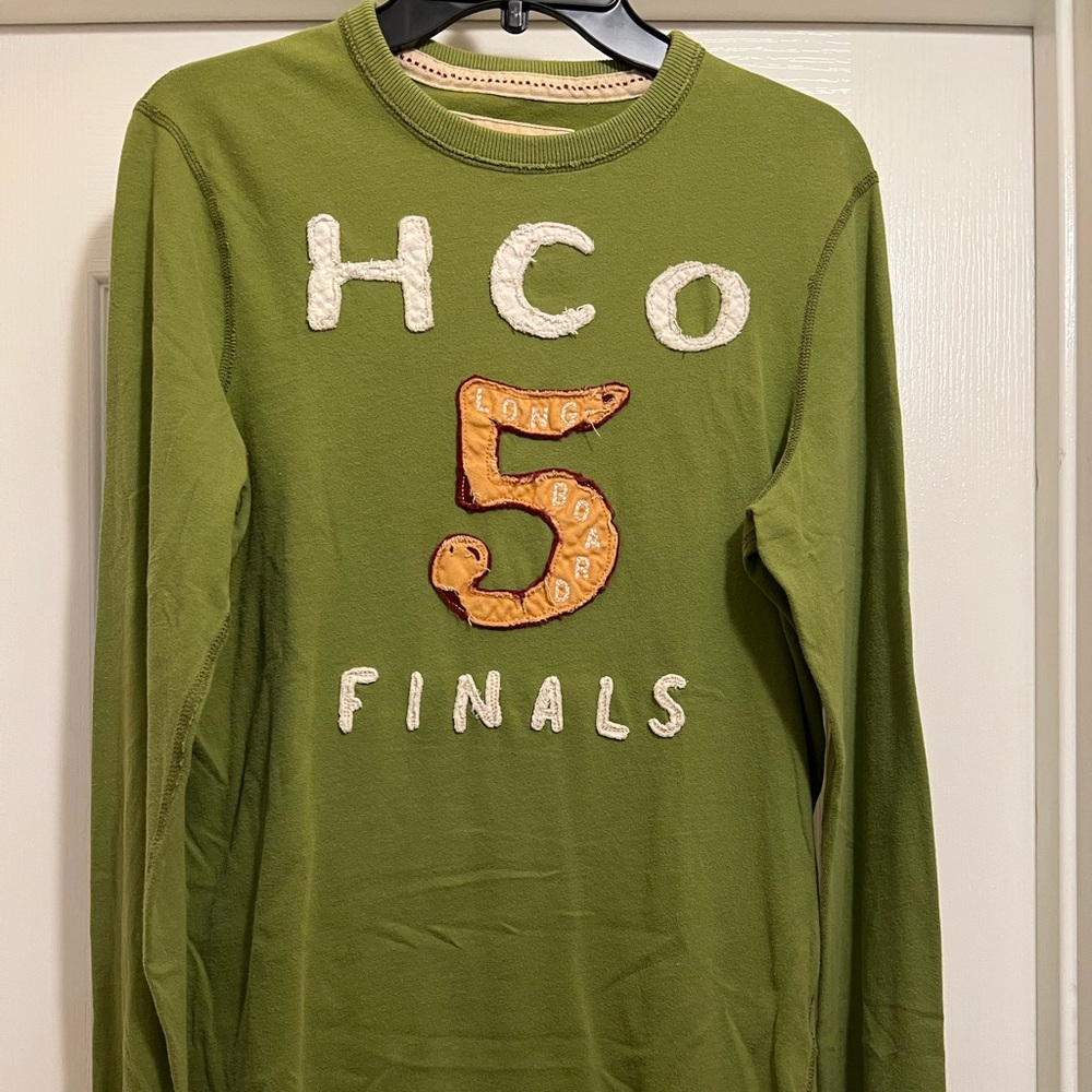 Hollister women’s size medium olive green long sleeve shirt